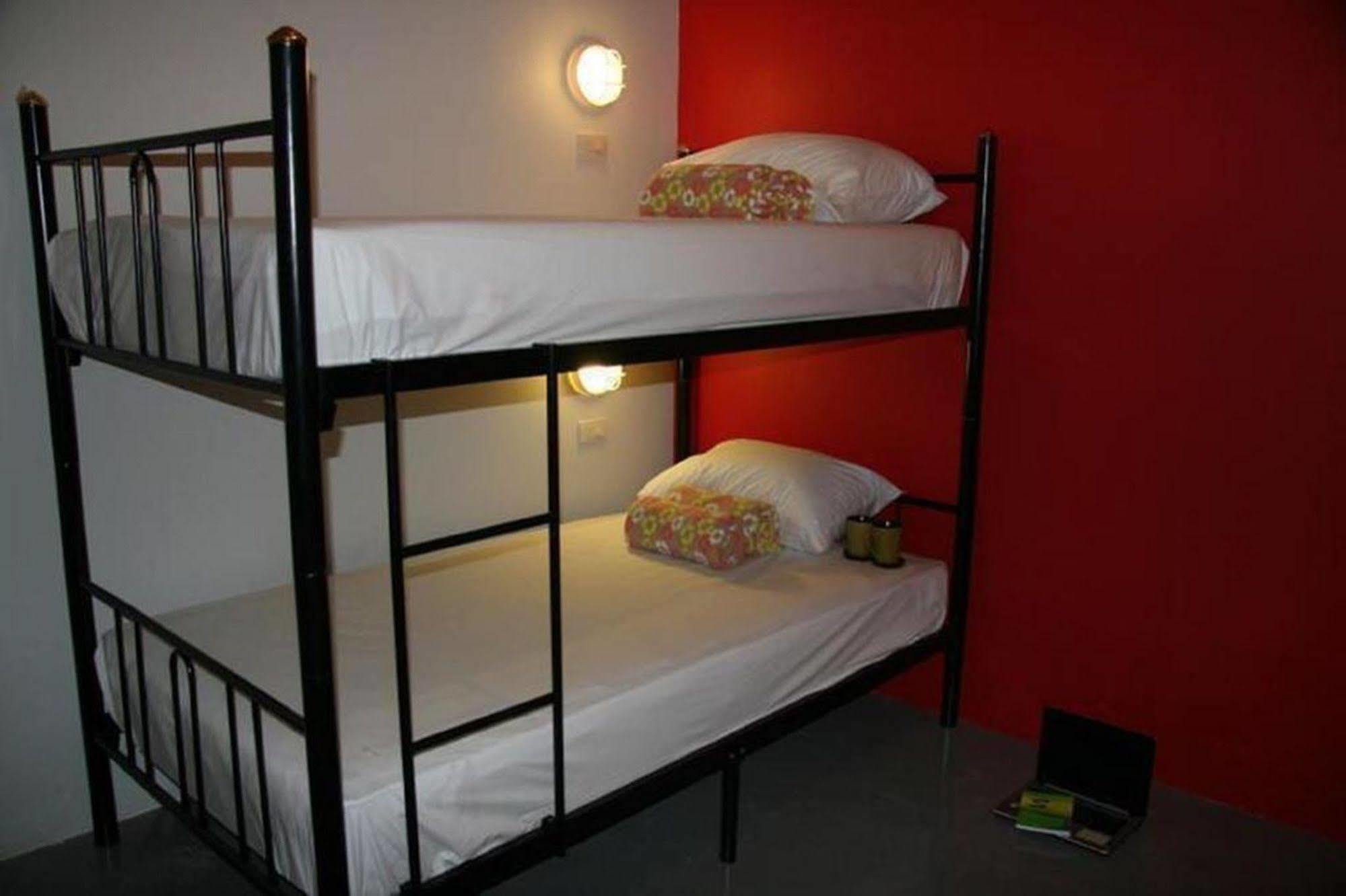 Kool Backpacker Hostel Patong Exterior photo